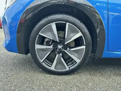 Photo 12 Peugeot 208  Electrique 50 kWh 136ch