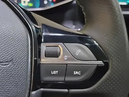 Photo 28 Peugeot 208  Electrique 50 kWh 136ch