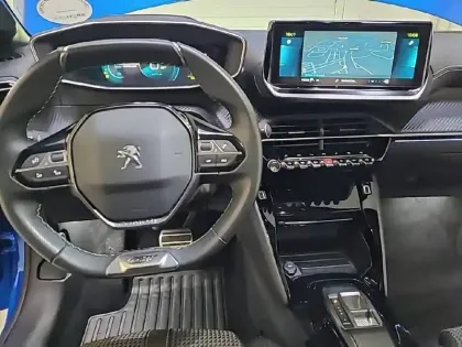 Photo 7 Peugeot 208  Electrique 50 kWh 136ch