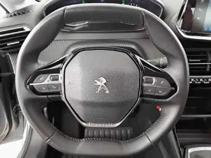 Photo 64 Peugeot 208  PureTech 75 S&S BVM5