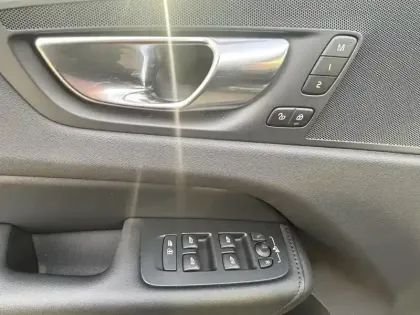 Photo 10 Volvo Xc60  T6 AWD Hybride rechargeable 253 ch+145 ch Geartronic 8