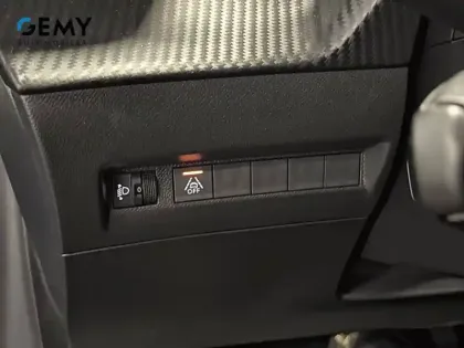 Photo 12 Peugeot 208  Electrique 50 kWh 136ch