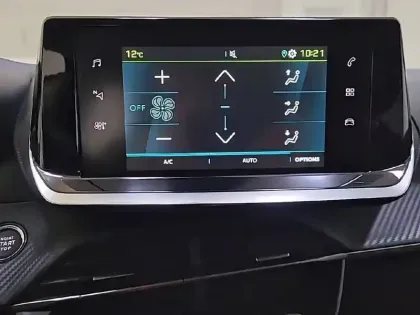 Photo 19 Peugeot 208  Electrique 50 kWh 136ch