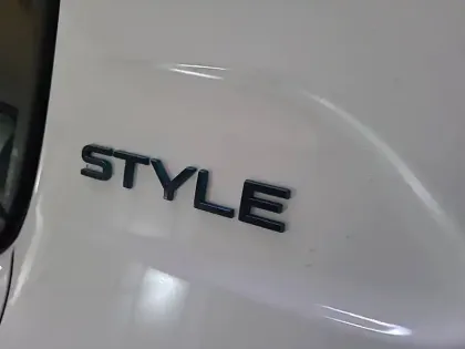 Photo 33 Peugeot 208  Electrique 50 kWh 136ch