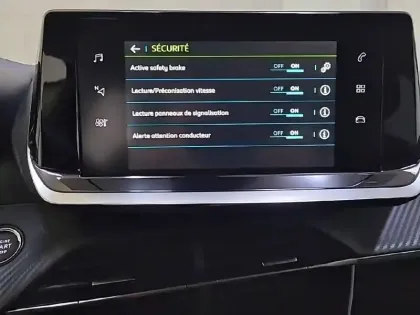 Photo 21 Peugeot 208  Electrique 50 kWh 136ch