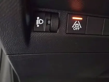 Photo 29 Peugeot 208  Electrique 50 kWh 136ch