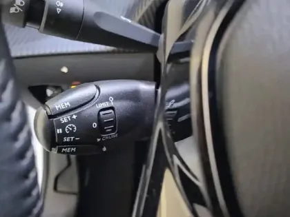 Photo 26 Peugeot 208  Electrique 50 kWh 136ch