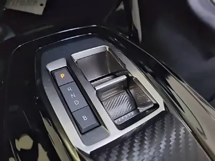 Photo 13 Peugeot 208  Electrique 50 kWh 136ch