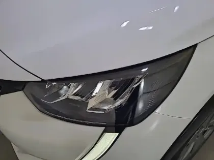 Photo 49 Peugeot 208  Electrique 50 kWh 136ch