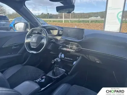 Photo 142 Peugeot 2008  PureTech 130 S&S BVM6