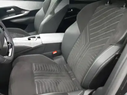 Photo 34 Peugeot 3008  Electrique 210 ch 73 kWh