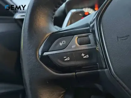 Photo 16 Peugeot 208  PureTech 100 S&S EAT8