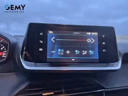 Photo 12 Peugeot 208  PureTech 100 S&S EAT8