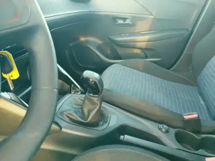 Photo 13 Peugeot 208  PureTech 75 S&S BVM5