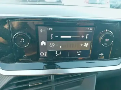 Photo 19 Peugeot 208  PureTech 75 S&S BVM5