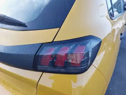 Photo 16 Peugeot 208  PureTech 75 S&S BVM5