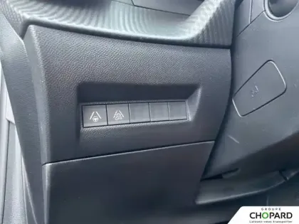 Photo 18 Peugeot 208  PureTech 100 S&S EAT8