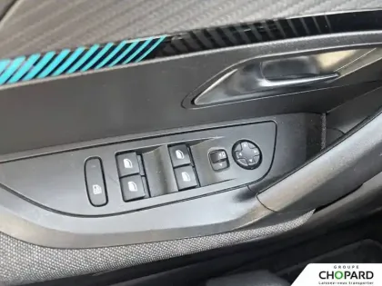 Photo 17 Peugeot 2008  PureTech 100 S&S BVM6