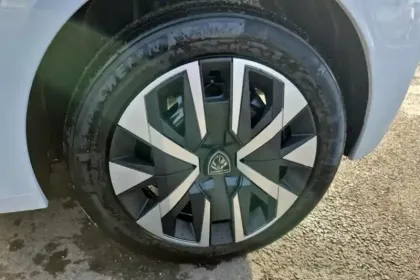 Photo 14 Peugeot 208  Hybrid 110 e-DCS6