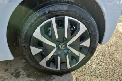 Photo 11 Peugeot 208  Hybrid 110 e-DCS6