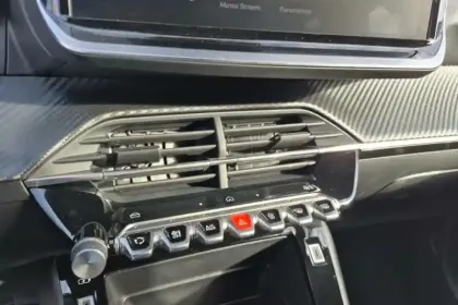 Photo 21 Peugeot 208  Hybrid 110 e-DCS6