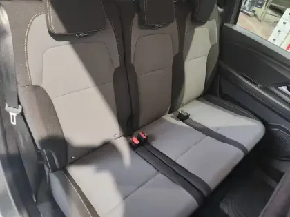 Photo 41 Dacia Jogger  Hybrid 140 7 places GSR2