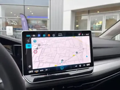 Photo 17 Volkswagen Golf  1.5 eHybrid 204 DSG6