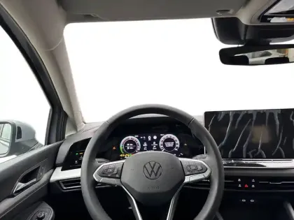 Photo 10 Volkswagen Golf  1.5 eHybrid 204 DSG6