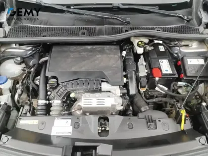 Photo 16 Peugeot 2008  PureTech 100 S&S BVM6