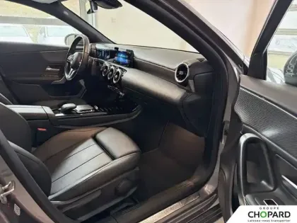 Photo 12 Mercedes Classe A  180 d 8G-DCT