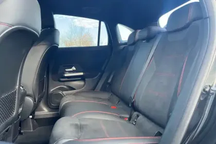 Photo 10 Mercedes GLA  200 d 8G-DCT