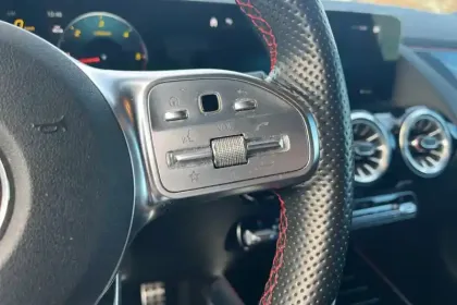 Photo 18 Mercedes GLA  200 d 8G-DCT