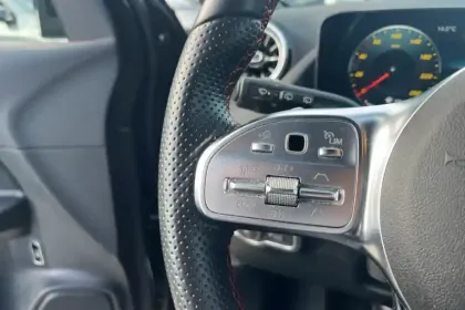 Photo 19 Mercedes GLA  200 d 8G-DCT