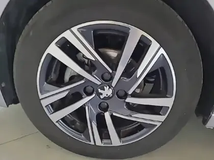 Photo 12 Peugeot 208  PureTech 75 S&S BVM5