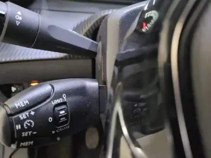 Photo 54 Peugeot 208  PureTech 75 S&S BVM5