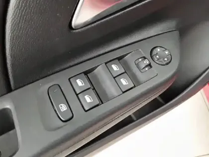 Photo 24 Opel Corsa  Electrique 136 ch & Batterie 51 kWh