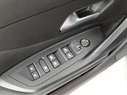 Photo 24 Peugeot 308  Hybrid 136 e-DCS6