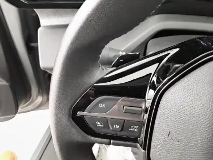 Photo 23 Peugeot 308  Hybrid 136 e-DCS6