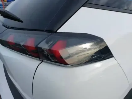 Photo 16 Peugeot 2008  PureTech 100 S&S BVM6