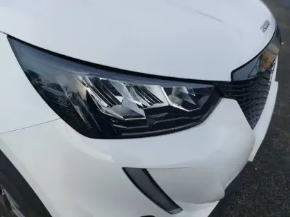 Photo 15 Peugeot 2008  PureTech 100 S&S BVM6