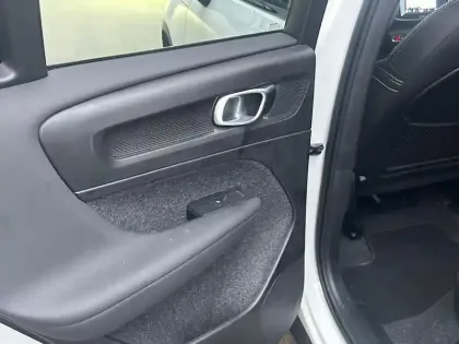 Photo 24 Volvo Xc40  B3 163 ch DCT7