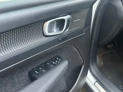 Photo 20 Volvo Xc40  B3 163 ch DCT7