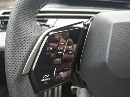 Photo 45 Peugeot 3008  Plug-in Hybrid 195 e-DCS7