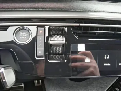 Photo 13 Peugeot 3008  Plug-in Hybrid 195 e-DCS7