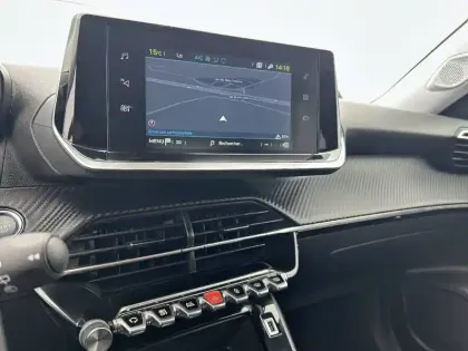 Photo 66 Peugeot 2008  Electrique 136 ch