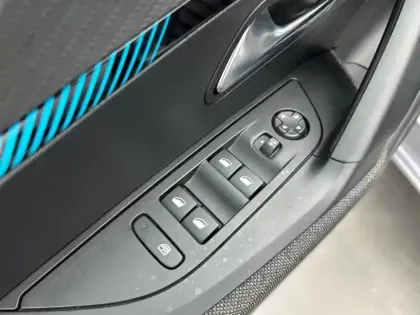 Photo 17 Peugeot 2008 Gén. II Ph1 NG Style 5