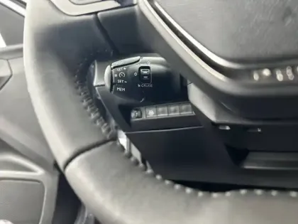 Photo 64 Peugeot 2008  Electrique 136 ch