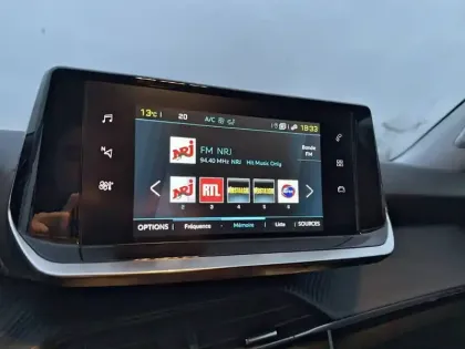 Photo 19 Peugeot 2008  Electrique 136 ch