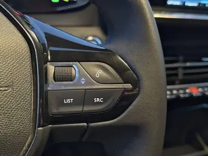 Photo 14 Peugeot 2008  Electrique 136 ch