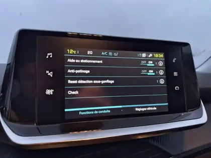 Photo 23 Peugeot 2008  Electrique 136 ch